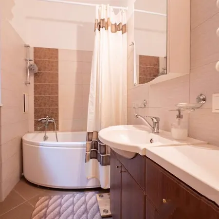 Apartamento Lovely 1 Bedroom Apart, For Business Travellers Or Couple *
